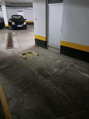 Plaza de garaje de 13m² con trastero de 5m² en la urbanización Pueblo de Guadalmina photo 0