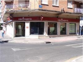 Estupendo local céntrico a pie de calle con amplio escaparate a 4 calles en Móstoles. photo 0
