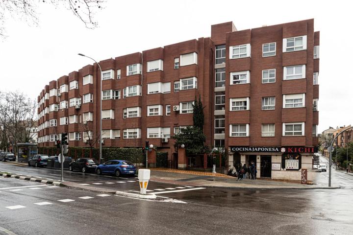 Magnifica vivienda dúplex, 2 dormitorios, 2 wc junto al metro Arturo Soria photo 0