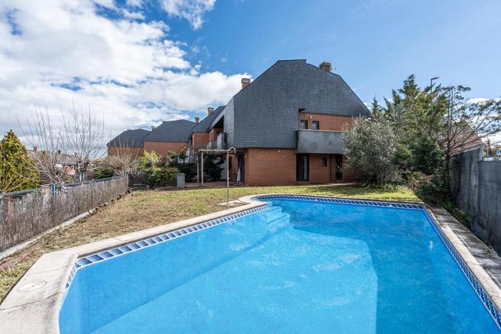 ^**^EXCLUSIVO CHALET PAREADO CON PISCINA Y VISTAS A LA SIERRA EN LAS ROZAS DE MADRID^**^ Este impres photo 0