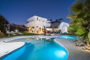^**^CHALET DE DISEÑO CON DOS VIVIENDAS Y VISTAS ESPECTACULARES A LA SIERRA EN LAS ROZAS^**^ Presenta photo 0