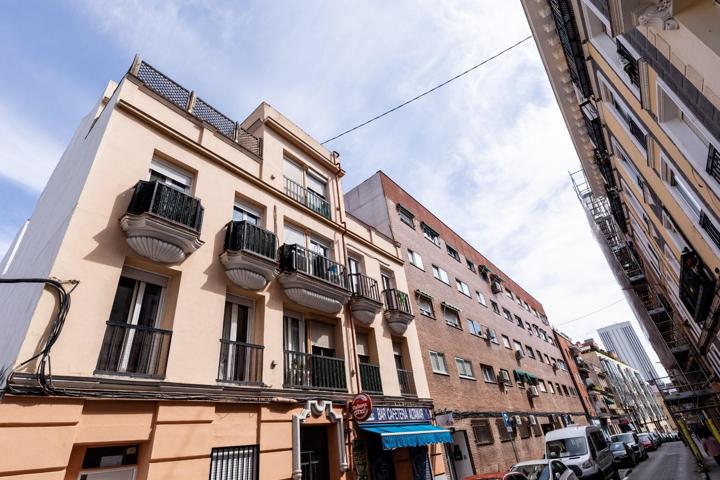 Piso de un dormitorio en calle Jaén photo 0