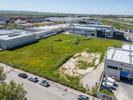 ¡OPORTUNIDAD INVERSORES Y EMPRESAS! Parcela Urbana de 2.627 m² Frente al Núcleo Urbano Ubicación pri photo 0