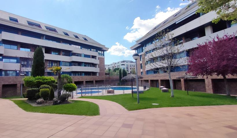 Dúplex En venta en Zona Monte El Pilar, Majadahonda photo 0