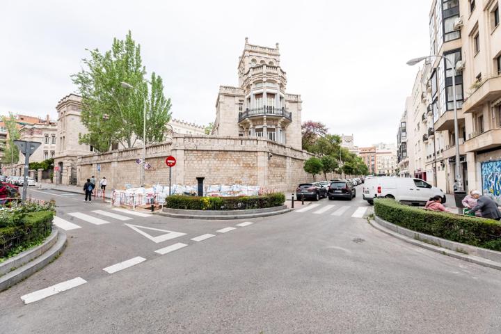 Piso En venta en Nuevos Ministerios-Ríos Rosas, Madrid photo 0