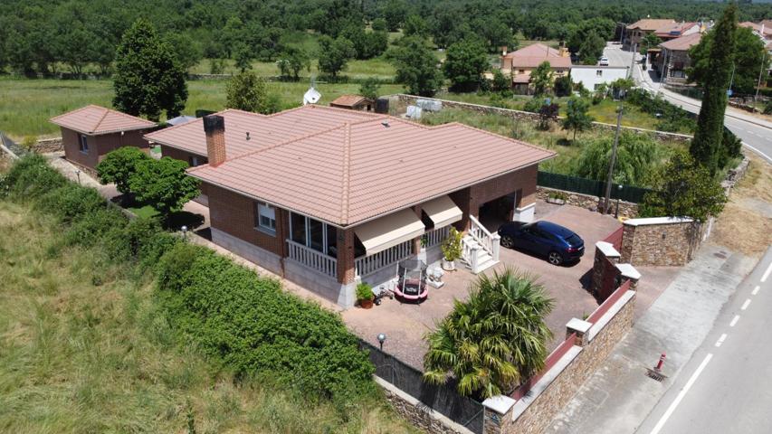 Unifamiliar En venta en Pinilla De Buitrago, Gargantilla Del Lozoya Y Pinilla De Buitrago photo 0