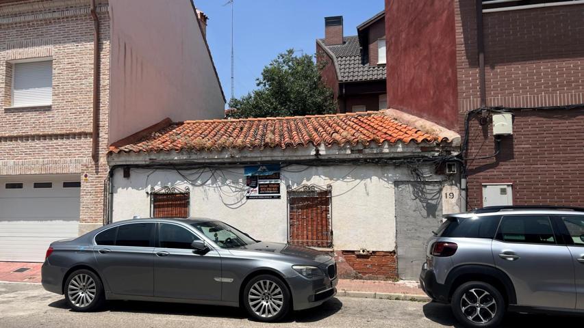 ^**^OPORTUNIDAD EN EL CENTRO DE ALCALÁ DE HENARES – PARCELA CON POTENCIAL URBANÍSTICO^**^ Se vende parcela de 116 m² con construcción antigua para derribar, ideal para levantar una vivienda uni photo 0