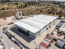 ^**^IMPRESIONANTE NAVE INDUSTRIAL EN COLMENAR VIEJO - MÁS DE 8.000 M² CONSTRUIDOS SOBRE PARCELA DE MÁS DE 6.000 M²^**^ Se ofrece en venta una espectacular nave industrial ubicada en una de las me photo 0