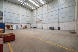 ^**^ESTUPENDA NAVE INDUSTRIAL DE MÁS DE 2.200 M² EN TORREJÓN DE ARDOZ^**^ Magnífica nave industrial situada en una excelente ubicación en Torrejón de Ardoz, muy próxima al centro de Madrid y c photo 0