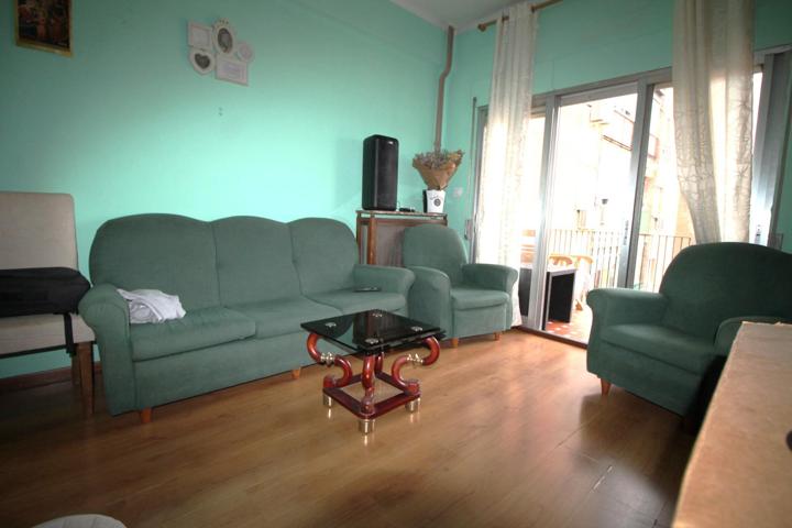 Piso en venta con terraza en Glorieta Valle de Oro 2 photo 0
