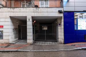 Alquilo plaza de garaje bien situada photo 0