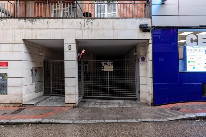 Alquilo plaza de garaje bien situada photo 0