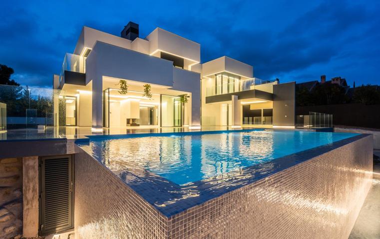 ^**^MAGNÍFICO CHALET INDEPENDIENTE DE LUJO EN LA ZONA MÁS EXCLUSIVA DE LAS ROZAS – CLUB DE GOLF^**^ Exclusiva vivienda de lujo totalmente a estrenar, situada en una de las zonas más prestigiosas photo 0