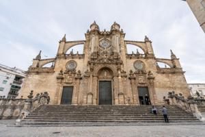 ^**^ESPECTACULAR CASA PALACIO HISTÓRICA EN EL CORAZÓN DE JEREZ^**^ En pleno corazón histórico de Jerez de la Frontera se presenta esta magnífica casa palacio levantada a finales del siglo XIX. Si photo 0