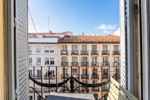 LUMINOSO PISO CON ESTANCIAS AMPLIAS Y DISTRIBUCIÓN MUY ATRACTIVA EN UNA FINCA REPRESENTATIVA. photo 0