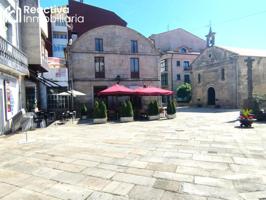Local céntrico en venta en Padrón photo 0