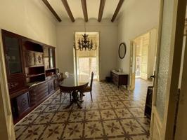 Increíble casa en plaza mayor con dos bajos comerciales y vivienda photo 0