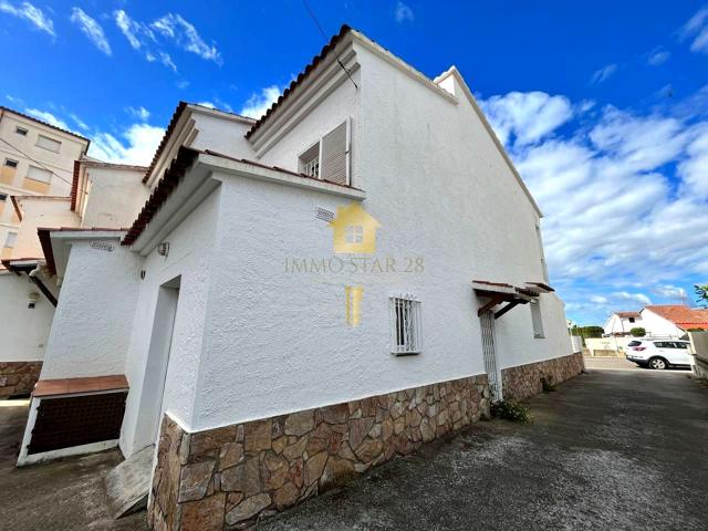 Casa adosada de 3 habitaciones totalmente reformada! photo 0