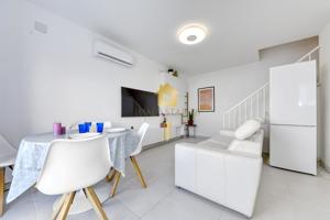 Exclusiva Casa Adosada de 2 Habitaciones en Empuriabrava con Piscina y Barbacoa photo 0
