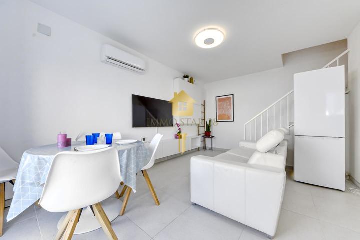 Exclusiva Casa Adosada de 2 Habitaciones en Empuriabrava con Piscina y Barbacoa photo 0