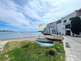 Encantadora Casa Adosada de 3 Habitaciones con Garaje y Terraza a 1 Minuto de la Playa en Cadaqués photo 0