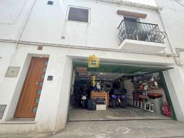 Encantadora Casa Adosada de 3 Habitaciones con Garaje y Terraza a 1 Minuto de la Playa en Cadaqués photo 0