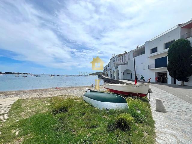 Encantadora Casa Adosada de 3 Habitaciones con Garaje y Terraza a 1 Minuto de la Playa en Cadaqués photo 0