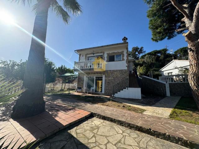 Casa con Piscina y Vistas Despejadas a la Montaña en Serra Brava photo 0