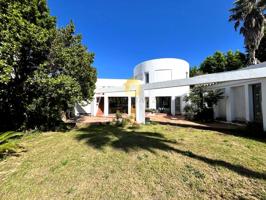 En alquiler: Complejo mixto de oficinas y vivienda photo 0