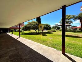 Local en venta en Santa Margarita – ¡Con acceso directo a la piscina! photo 0