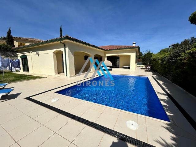 Unifamiliar En venta en Les Bateries, Sant Feliu De Guíxols photo 0