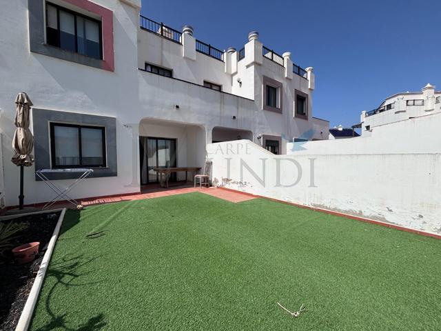 Chalet adosado en venta en Corralejo en urbanización Marina Village photo 0
