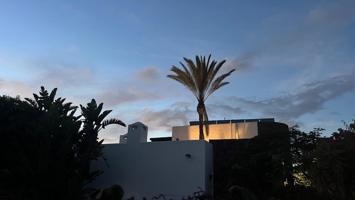 El diseño se une a la privacidad: Villa exclusiva en Villaverde con piscina y spa photo 0
