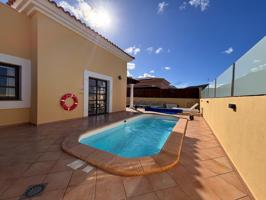 Chalet adosado en venta en calle Tarabilla, 1 photo 0