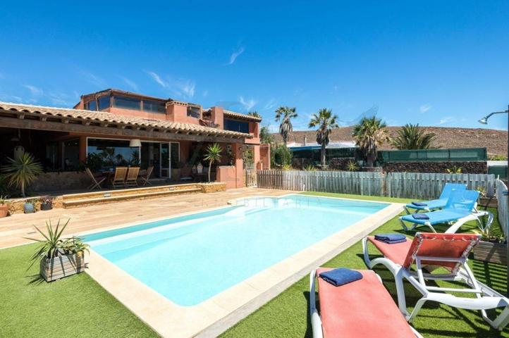 Casa o chalet independiente en venta en calle Begonia, 53 photo 0