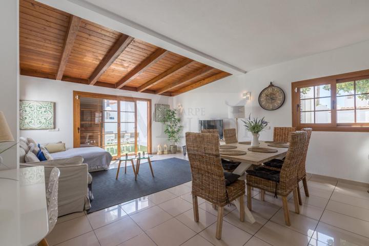 Exclusivo Chalet-Villa en segunda línea de mar con terraza privada y vistas al océano photo 0