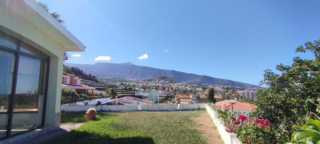 Spacious 4-Bedroom Bungalow with Stunning Ocean and Mount Teide Views photo 0