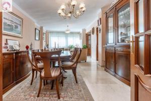 Precioso piso de 173 m2 con de 5 habitaciones, 2 salones, terraza, garaje, junto a Plaza de Gracia photo 0