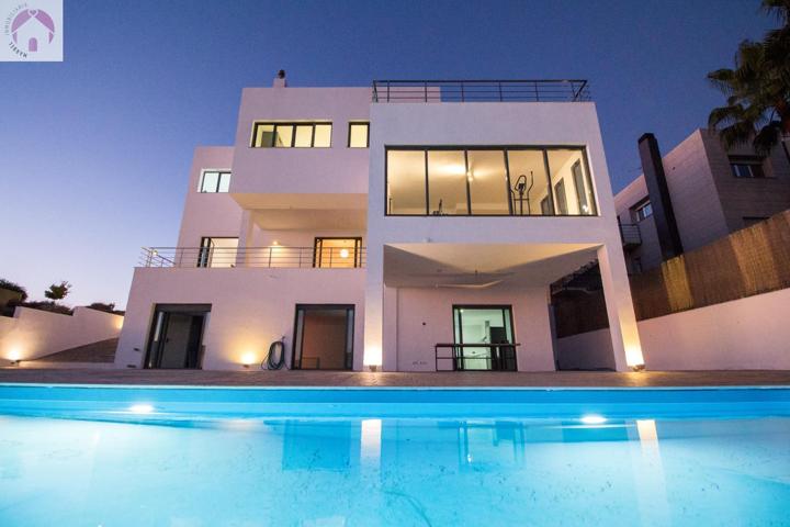 Chalet MINIMALISTA de DISEÑO MODERNO en venta en La Zubia. photo 0