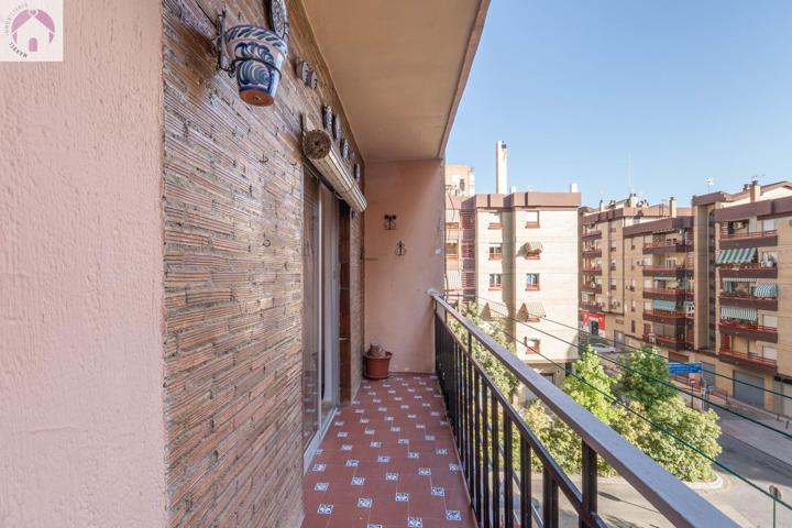 Piso en esquina en Avenida de Barcelona – Zaidín photo 0