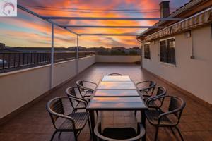 Ático en Armilla con Amplia Terraza y Vistas a Sierra Nevada 🏞️ photo 0