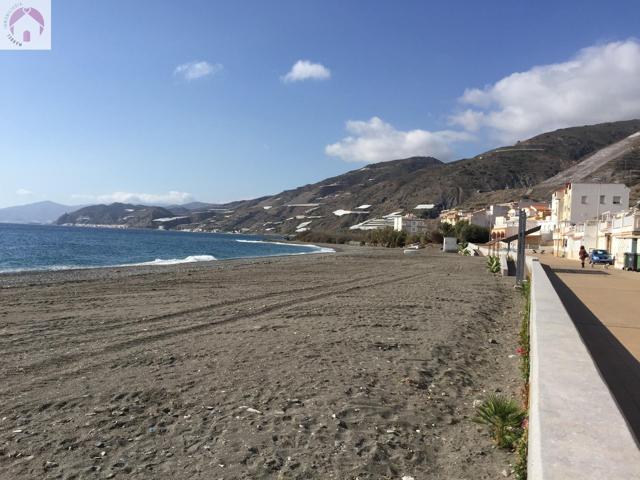 ATENCION PROMOTORES!!! SOLAR EN PRIMERA LINEA DE PLAYA! photo 0