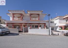 Hogar Sostenible en Freila: Vive con Estilo y Ahorro photo 0