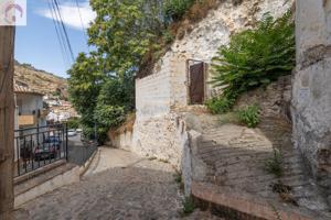 Oportunidad en Monachil: casa cueva con patio y opción de edificar photo 0
