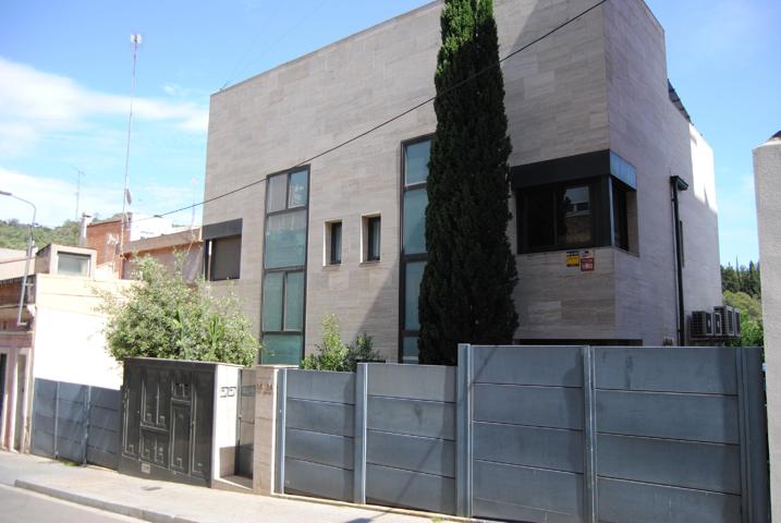 Casa En venta en Vallcarca i els Penitents photo 0