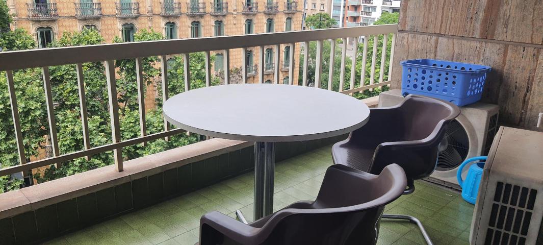 Piso En venta en la Vila de Gràcia photo 0