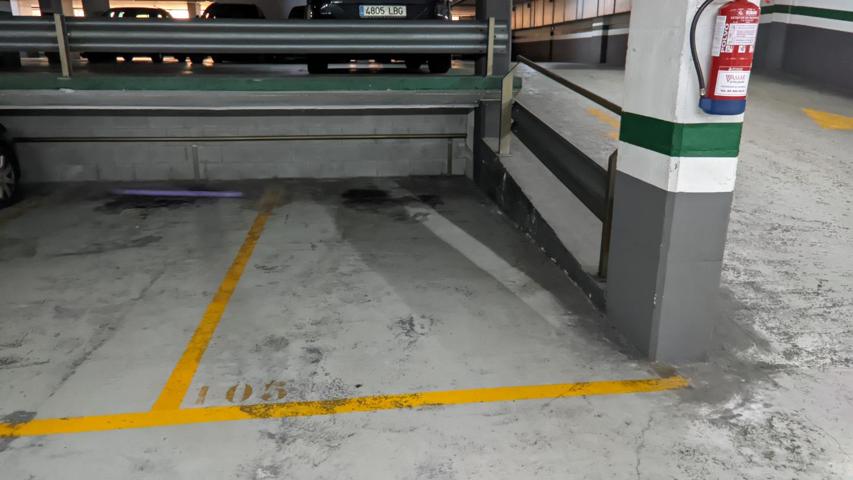 Parking En venta en les Corts photo 0