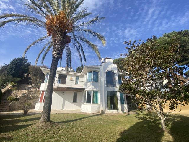 ESPECTACULAR CASA EN MONTGODA photo 0