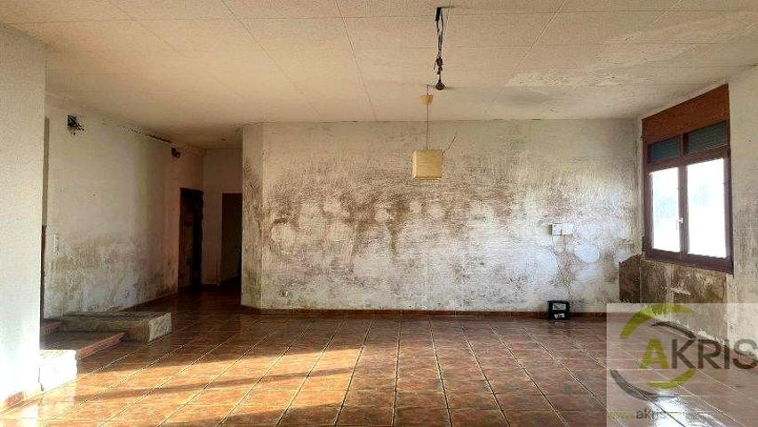 Piso en venta en Llanca, Girona photo 0