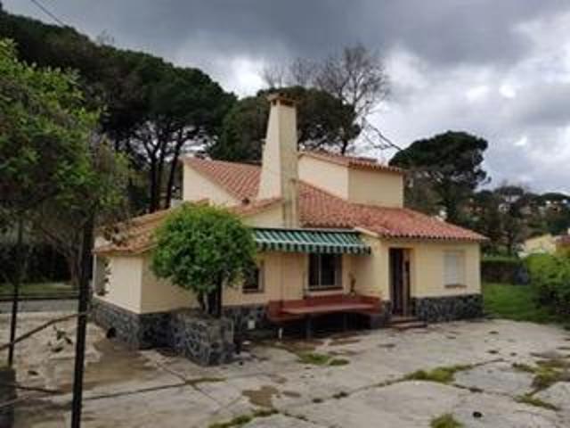 CASA, OCUPADA, EN VENTA EN RIELLS I VIABREA, GERONA photo 0